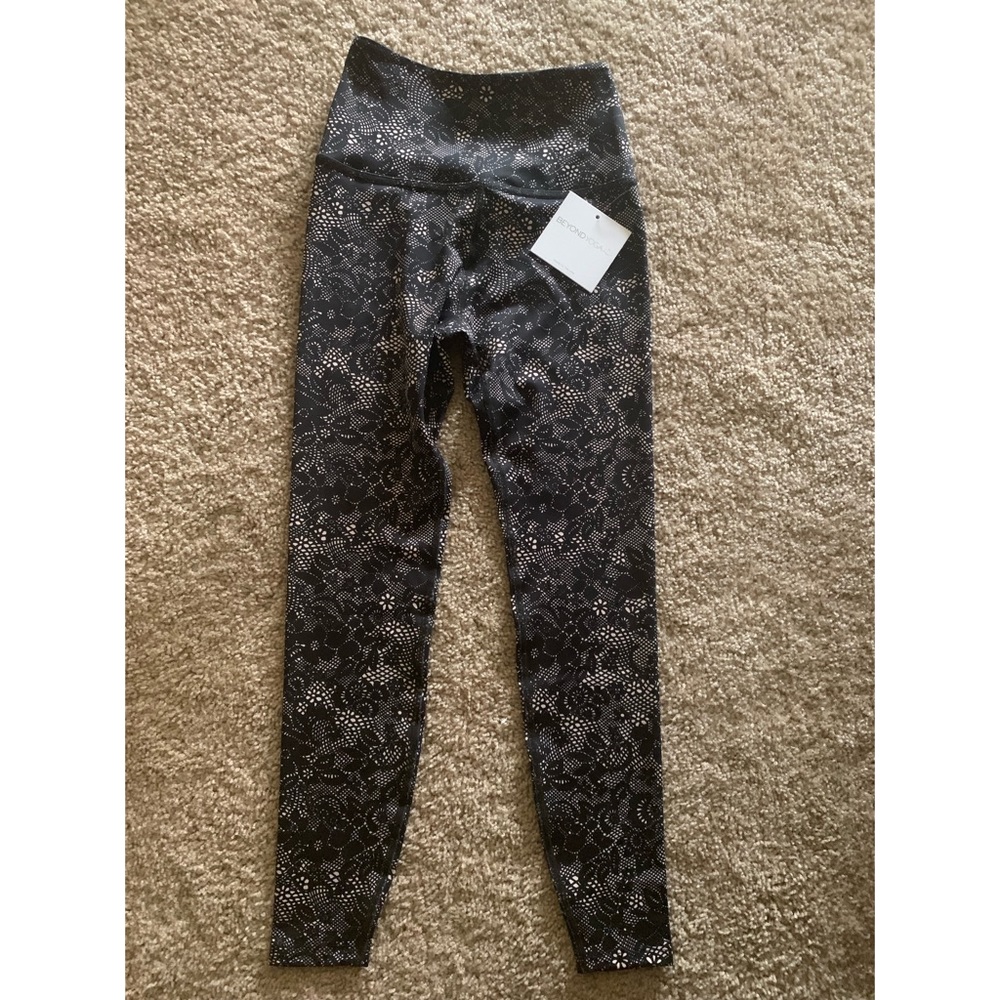 Beyond Yoga black lace-like leggings